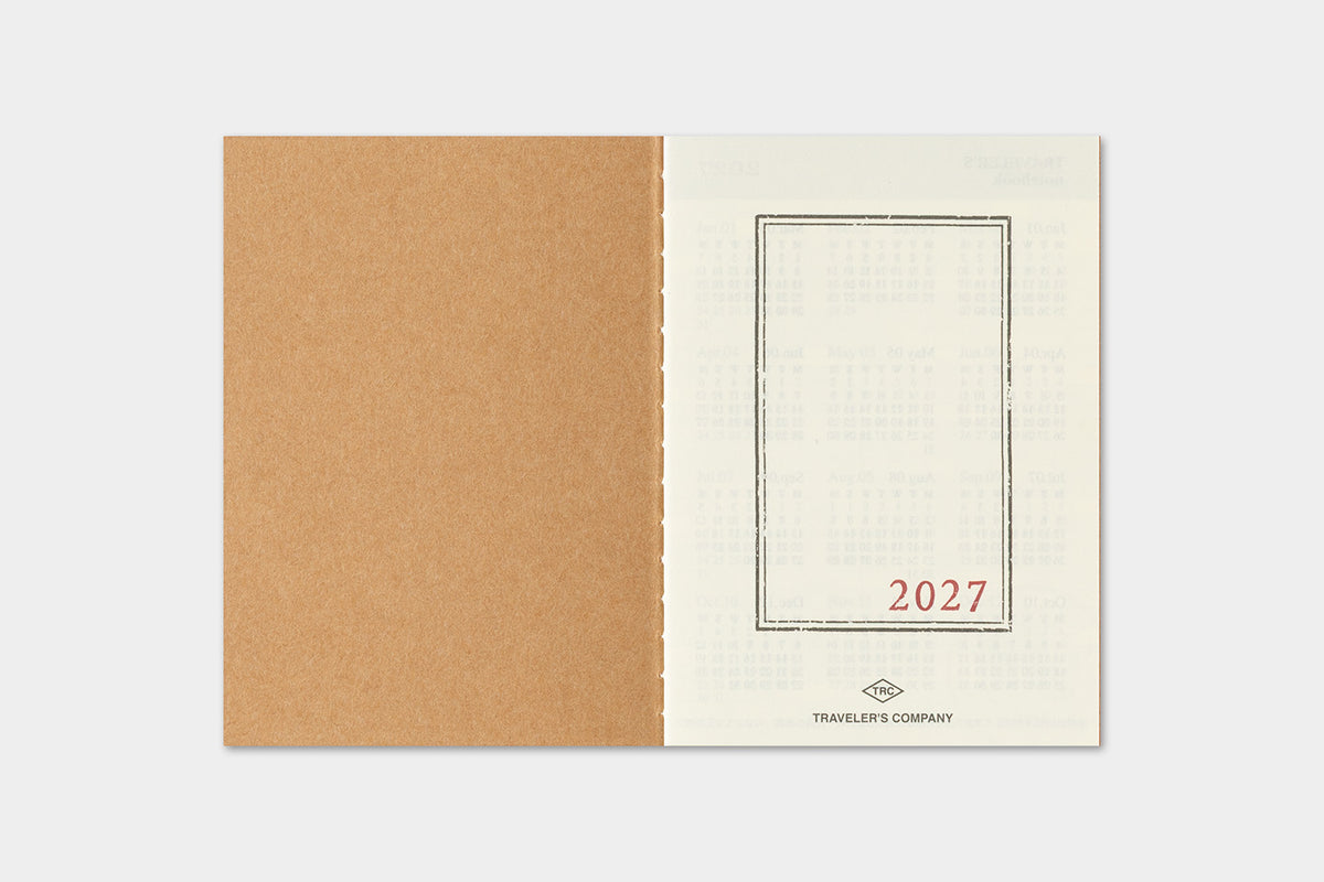 Traveler's Company 2027 Monthly (Passport Size) - forpöntun