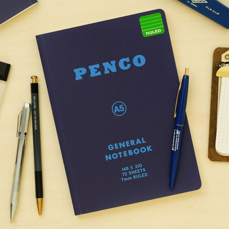 Penco PP línustrikuð glósubók (A5) Navy