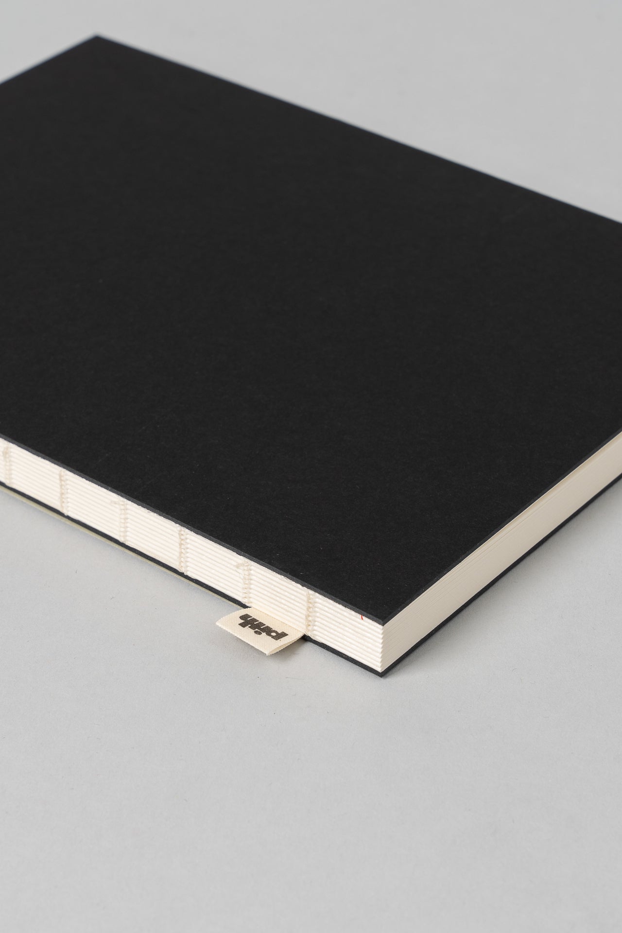 Pith® Cara Cara Sketchbook Black (200gsm pappír - 200x140mm)
