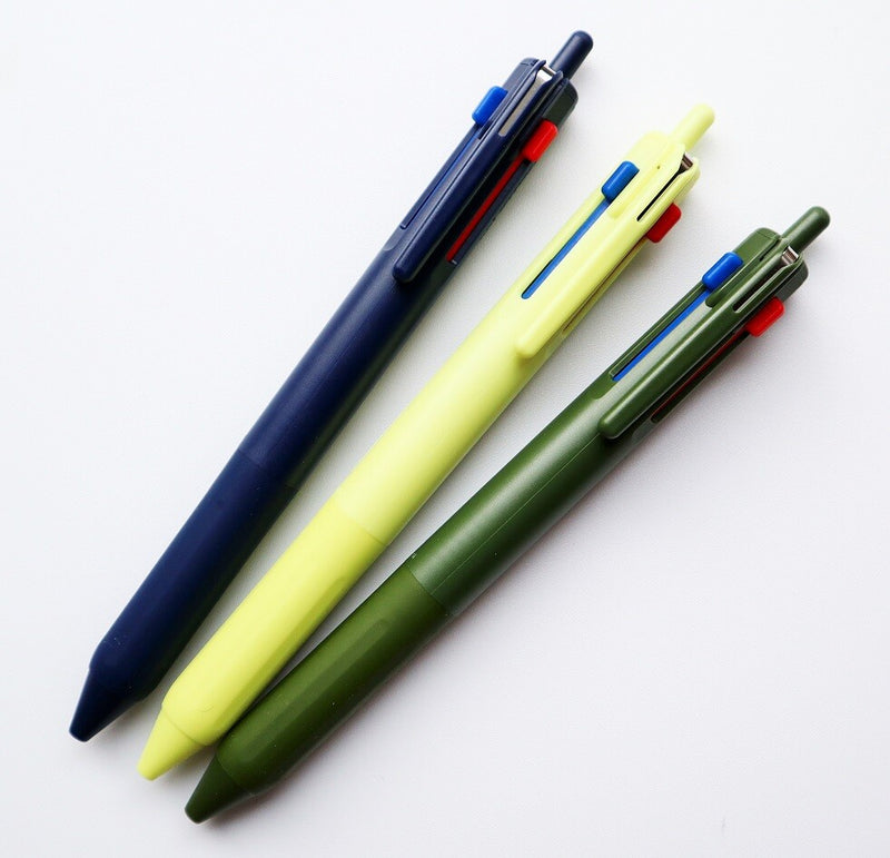 Uni Jetstream kúlupenni með 3 litum 0.7mm