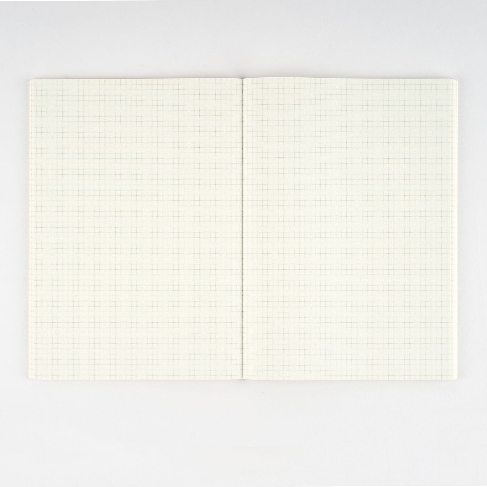 Tomitaro Makino: Hobonichi Graph Notebook (A6) - Yamazakura
